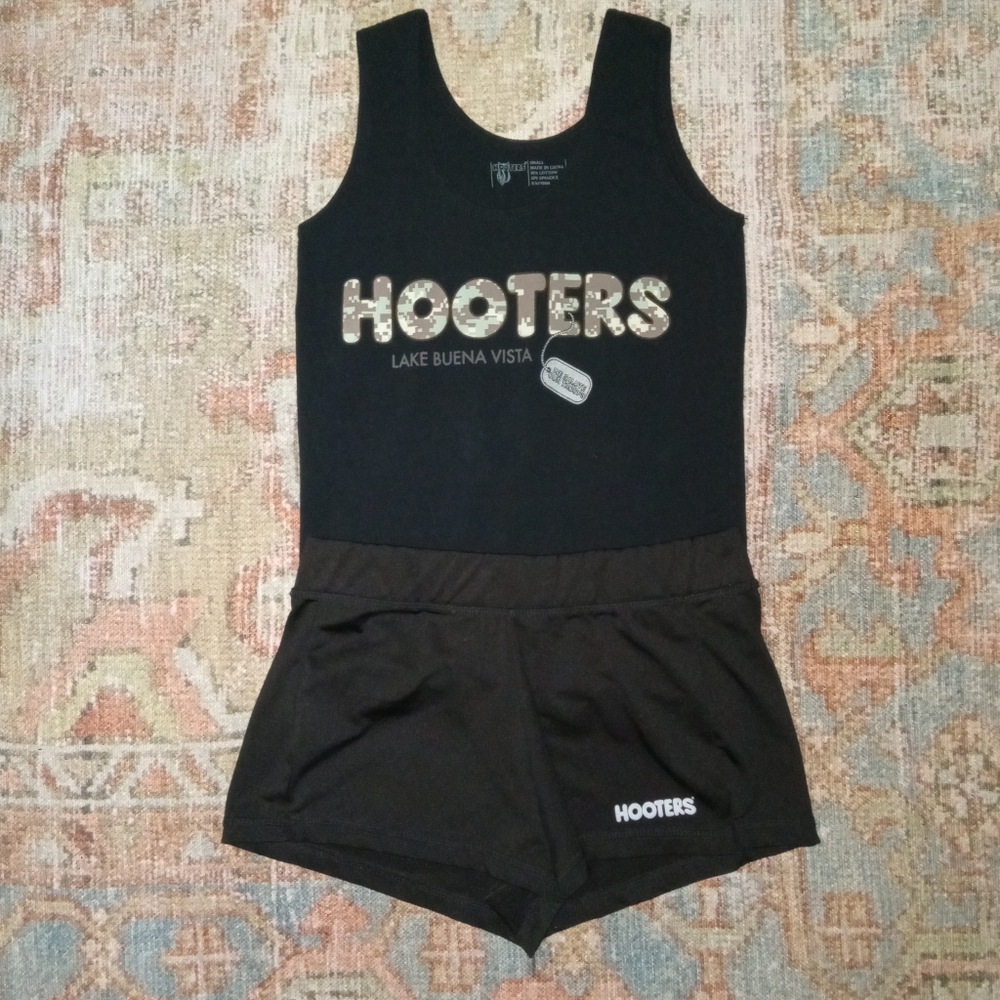 RARE Hooters girl camo uniform set S/M!!!